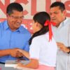 Estudiantes de secundaria reciben tablets en Nacajuca