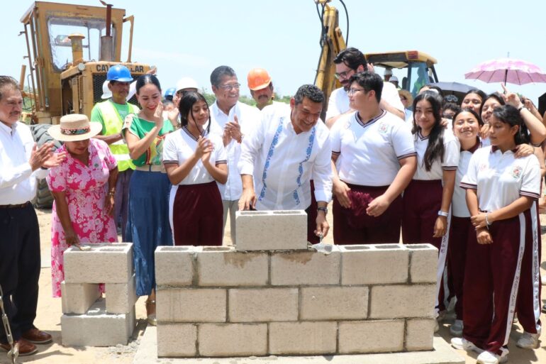 Gobernador Javier May en inicio del COBATAB 52 en Pomoca