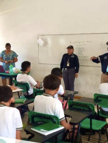 Taller de educación vial en Nacajuca