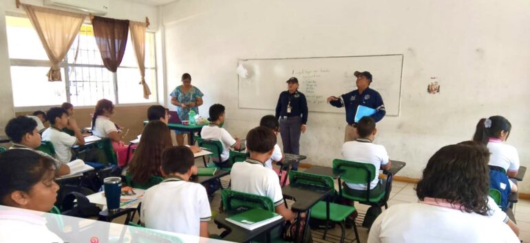 Taller de educación vial en Nacajuca