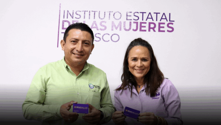 Firma de convenio del IEM Tabasco con Maxwell Clínica Dental para mujeres