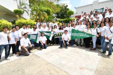 estudiantes participando en el verano de la investigación científica 2025
