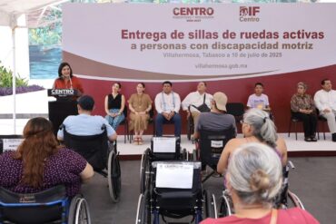 entrega de sillas de ruedas activas en Tabasco