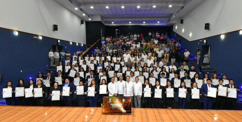 ciencias económico administrativas en tabasco egresados