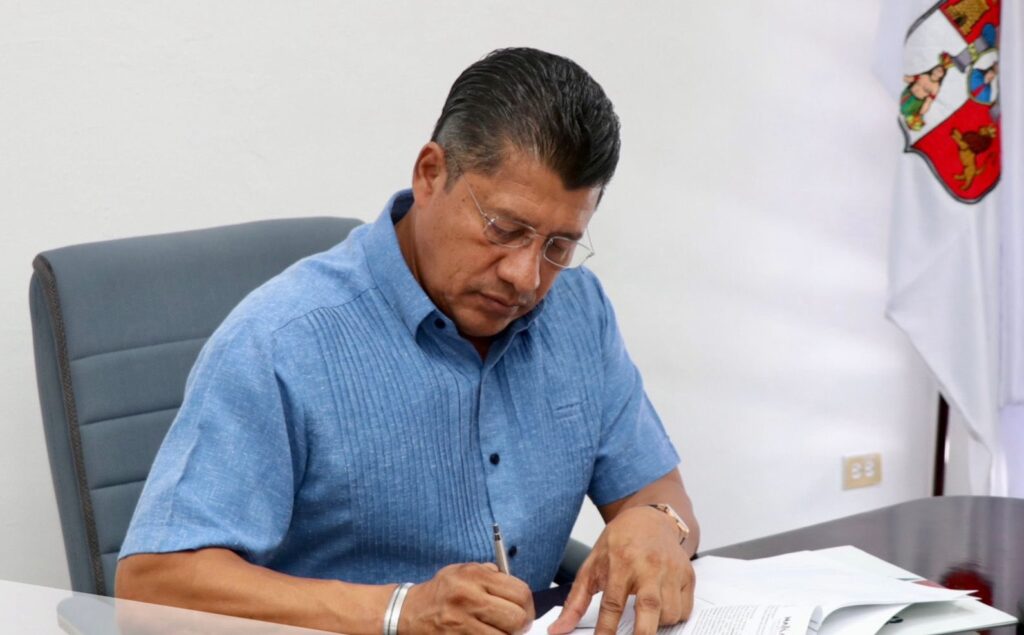 Convenio educativo en Nacajuca con la Universidad Alfa y Omega