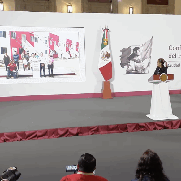 Gobierno de México entrega viviendas en Tabasco