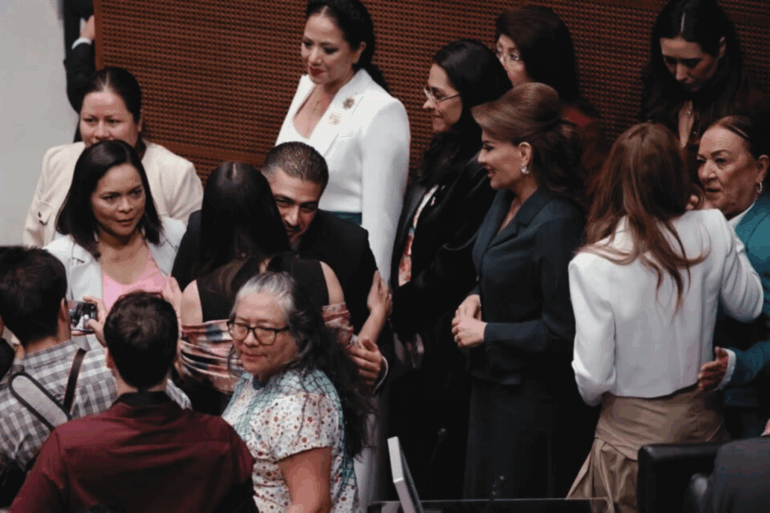 Omar García Harfuch comparece ante el Senado mexicano, presenta avances en seguridad nacional.