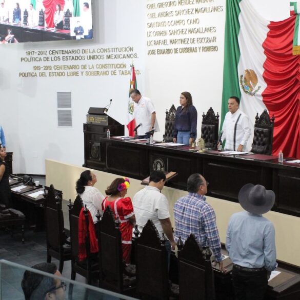 Diputados del Congreso de Tabasco durante sesión de reformas