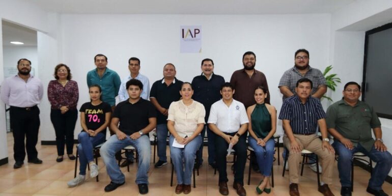 Alumnos del IAP Tabasco inician la generación 4 de la Licenciatura en Administración Pública y Gobierno.