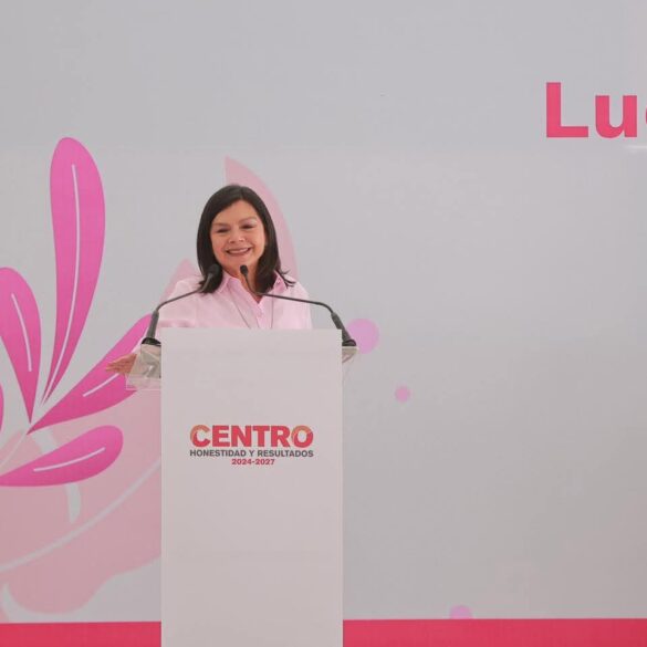Alcaldesa Yolanda Osuna Huerta durante la conmemoración del cáncer de mama en Tabasco