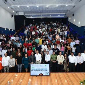 UJAT y la Inteligencia Artificial: Estudiantes y académicos en la Semana Académica de Administración.