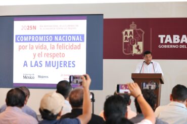 Gobernador Javier May refrenda su apoyo a la iniciativa presidencial contra la violencia de género.