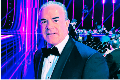 Raúl Rocha Cantú en un evento de Miss Universo, imagen relevante tras abrirse una investigación federal en su contra.