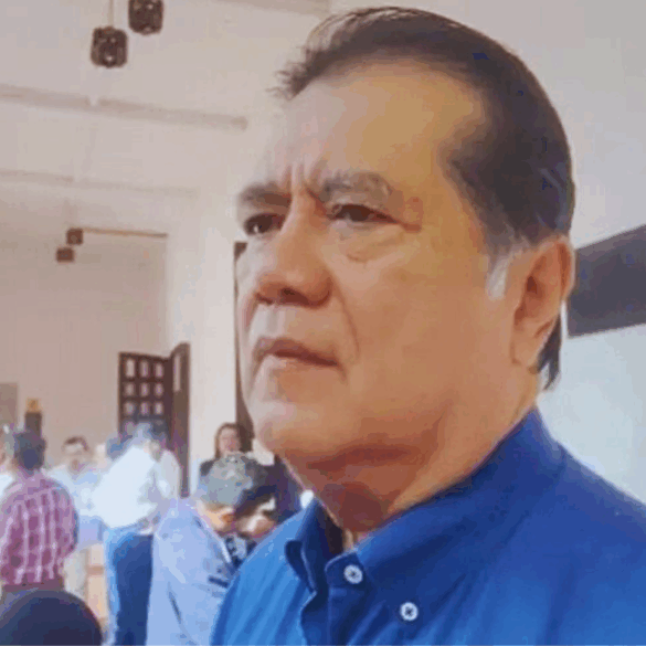 Guillermo Narváez durante encuentro con medios en el campus central de la UJAT.