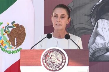 Claudia Sheinbaum emite mensaje firme sobre riesgos de injerencia externa durante ceremonia naval.