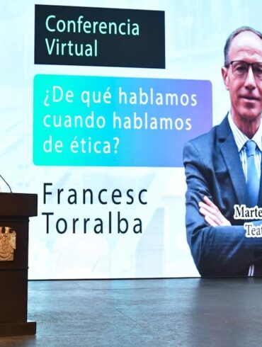 Conferencia sobre ética universitaria en la UJAT