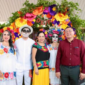 Autoridades educativas recorren la Muestra de Altares SETAB en Tabasco