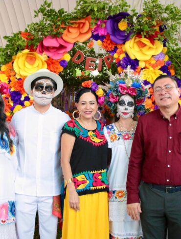 Autoridades educativas recorren la Muestra de Altares SETAB en Tabasco