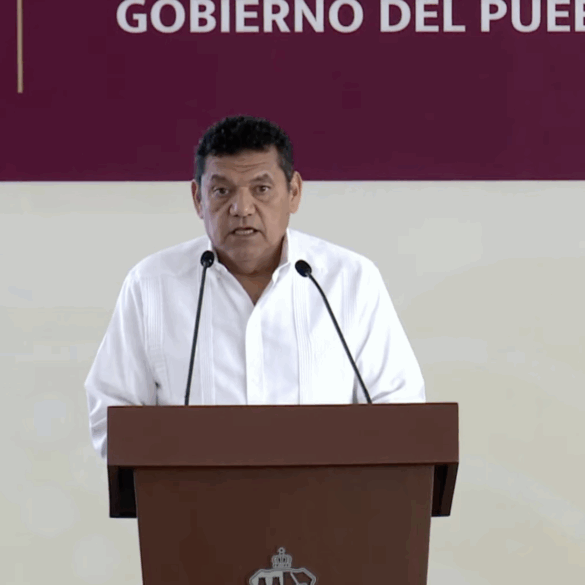 El gobernador Javier May Rodríguez durante conferencia de prensa en Palacio de Gobierno.