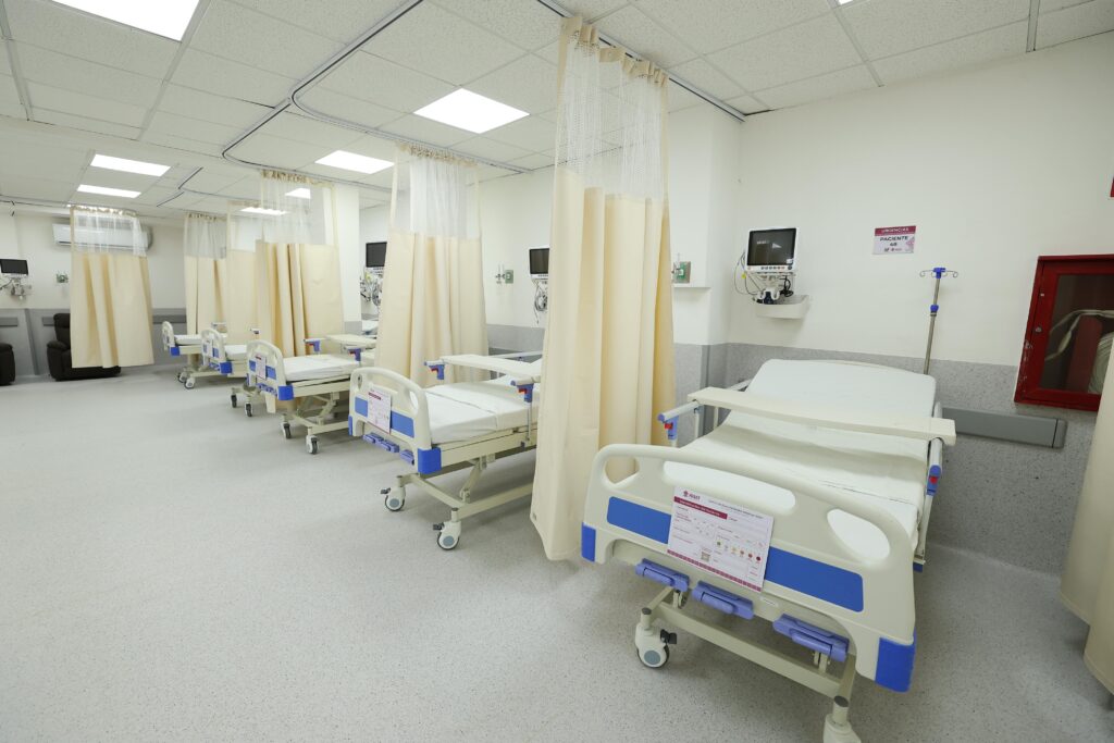 Nuevos módulos de atención y consultorios del área de urgencias remodelada del ISSET.