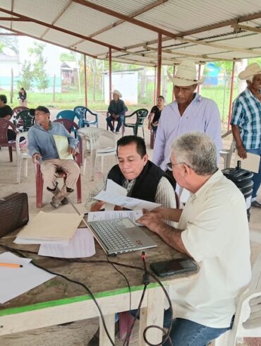 Control del gusano barrenador en Tabasco durante capacitación ganadera