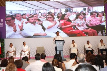 Asistentes al Primer Informe de Gobierno del alcalde Roberto Ocaña Leyva en Nacajuca.