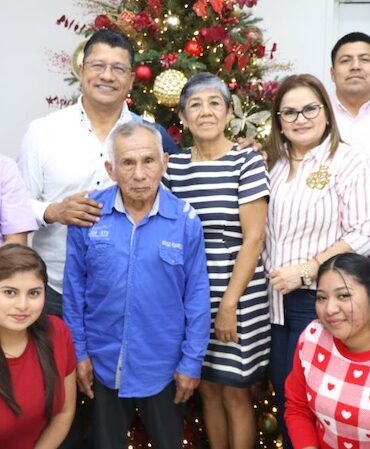 Reconocimiento a trayectoria de servicio en Nacajuca