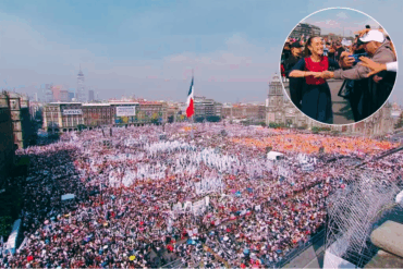 Vista aérea del Zócalo capitalino completamente lleno durante el mitin por los siete años de la 4T, con una imagen insertada de Claudia Sheinbaum saludando a simpatizantes mientras avanza entre la multitud.
