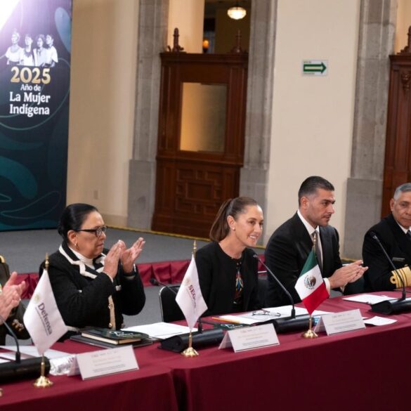 Claudia Sheinbaum, junto a integrantes del Gabinete de Seguridad, participa en la mesa plenaria del Consejo Nacional de Seguridad Pública en Palacio Nacional.