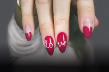 uñas navideñas tendencia 2025 estilo moderno