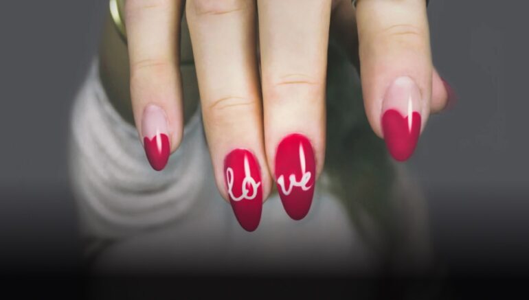 uñas navideñas tendencia 2025 estilo moderno