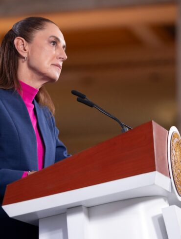 Claudia Sheinbaum durante conferencia matutina, afirmando que México no avalará una intervención militar de Estados Unidos en ningún país.