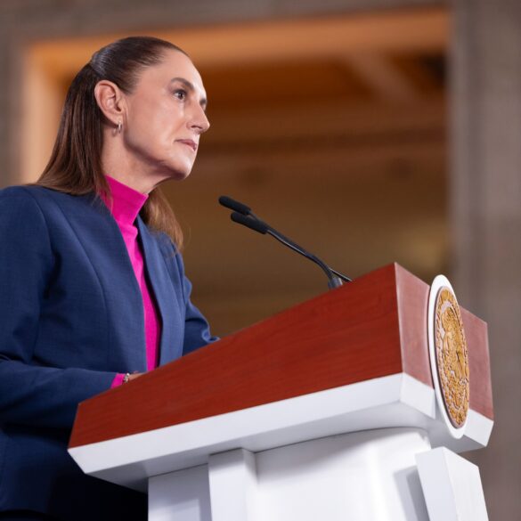 Claudia Sheinbaum durante conferencia matutina, afirmando que México no avalará una intervención militar de Estados Unidos en ningún país.