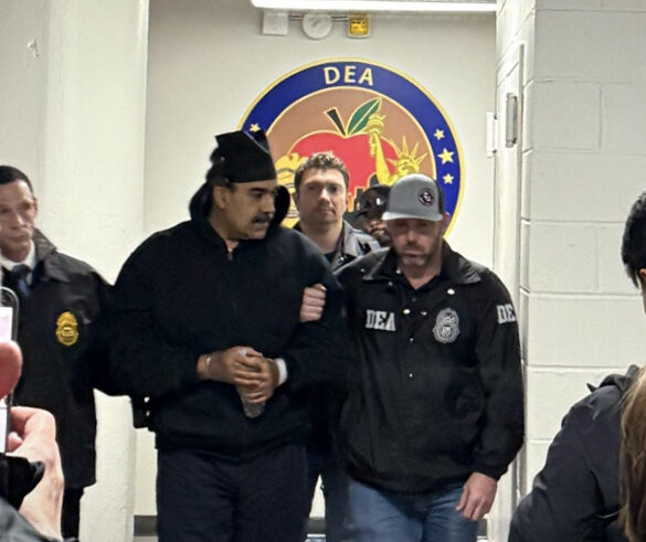 Nicolás Maduro escoltado por agentes de la DEA en instalaciones federales de Nueva York