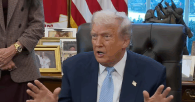 Donald Trump durante una entrevista televisiva en la que aborda posibles ataques contra cárteles en América Latina.