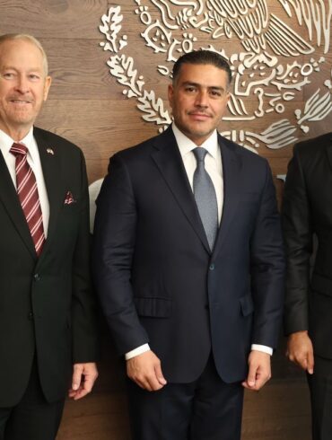 Reunión oficial de cooperación SSPC y FBI para el intercambio de inteligencia y seguridad nacional.