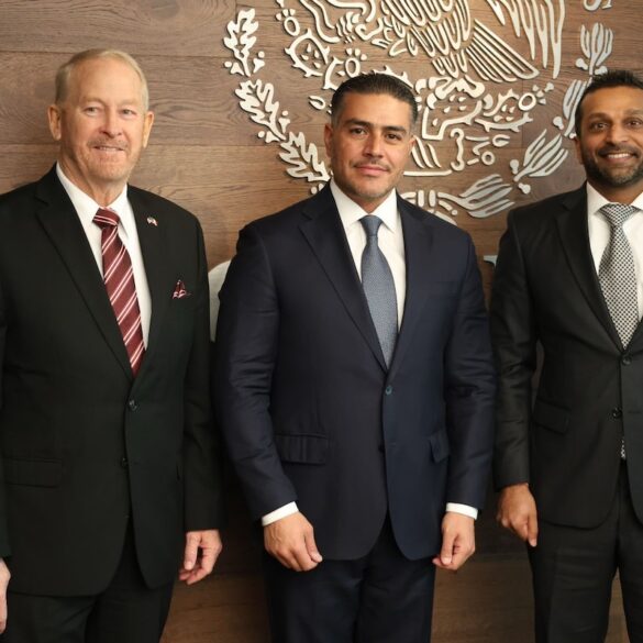 Reunión oficial de cooperación SSPC y FBI para el intercambio de inteligencia y seguridad nacional.