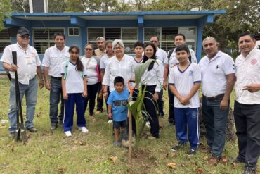 Jornadas de Atención al Pueblo en Territorio en Chiltepec con servicios de la SEDAP y donación de plantas