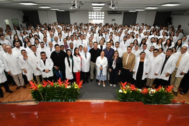 Rector Guillermo Narváez Osorio durante el Foro de Investigación en Salud de la UJAT en la DACS.