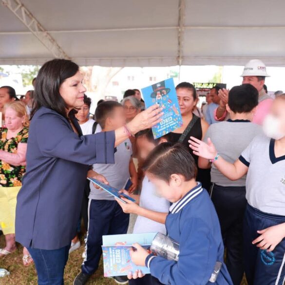 : Yolanda Osuna durante jornada del programa Centro + Cerca en la colonia Sabina