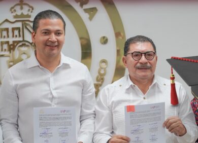 Firma de convenio educativo entre el Congreso del Estado e IAP Tabasco para profesionalizar el servicio público