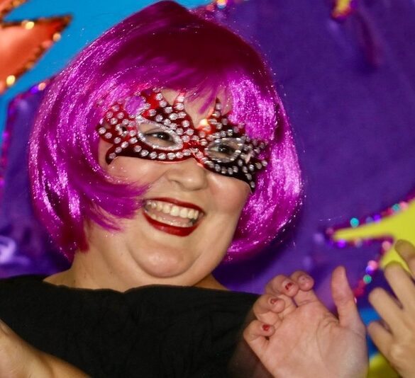 Desfile de participantes y concursos en el Festival Cultural del Carnaval Nacajuca 2026.
