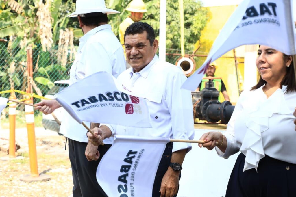 Gobernador Javier May Rodríguez durante banderazo de obra pública en Tabasco en jornada de trabajo territorial.