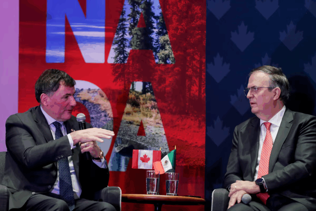 Marcelo Ebrard y Dominic LeBlanc durante reunión económica bilateral