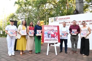 Secretaria Patricia Iparrea Sánchez y funcionarios durante la presentación de la Gaceta de Educación Inicial.