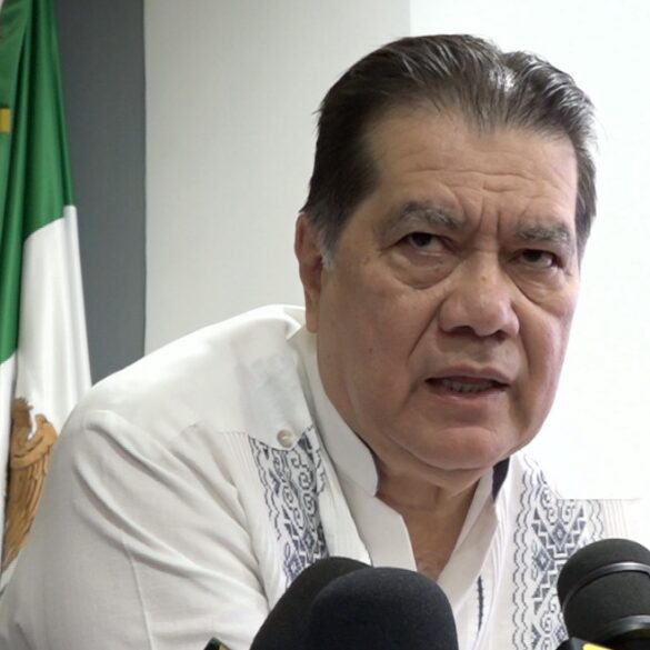 Rector Guillermo Narváez Osorio informando sobre los protocolos de seguridad en la UJAT.