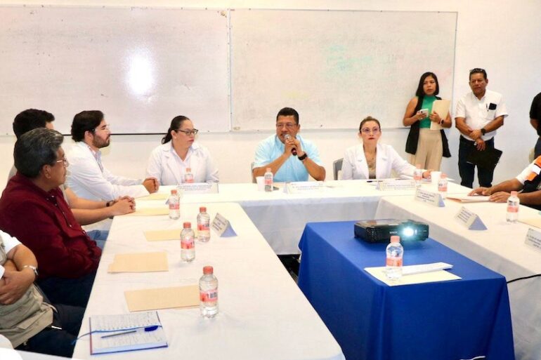 Sesión del Comité Municipal de Seguridad en Salud para fortalecer la Salud en Nacajuca contra enfermedades epidemiológicas.