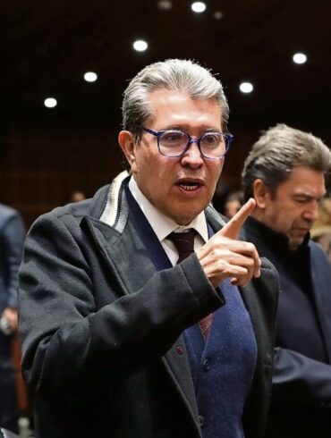 Claudia Sheinbaum y Ricardo Monreal durante reunión sobre reforma electoral en Palacio Nacional