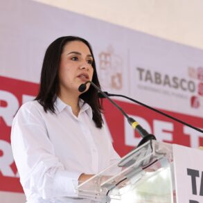 Talina Ferrer Cadenas, secretaria de Finanzas de Tabasco, durante conferencia sobre crédito para Villahermosa 2030