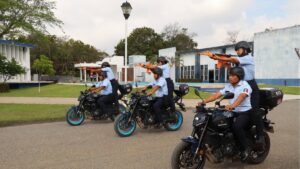 Cadetes de la SSPC realizan prácticas de rescate acuático y conducción de motopatrullas en Tabasco.